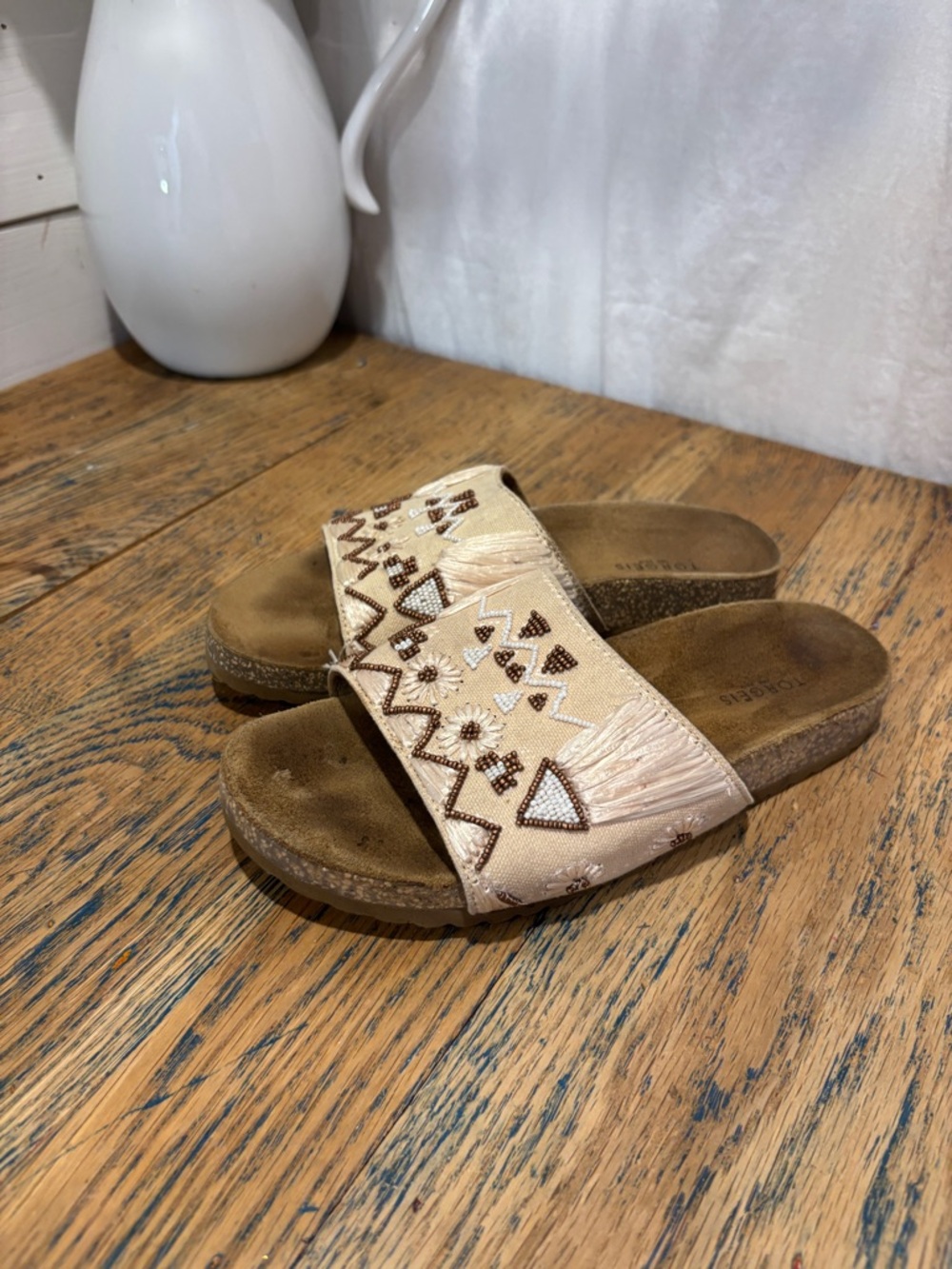 TORGIES Beige Embroidered Slide Sandals Size 7.5